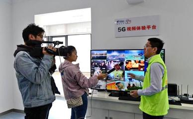 湖北首台5G移动通信车在中国电信湖北传输局开通运行